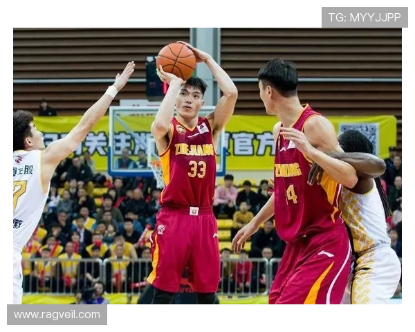 CBA精彩对决广东队迎战浙江队争夺季后赛席位的关键战役