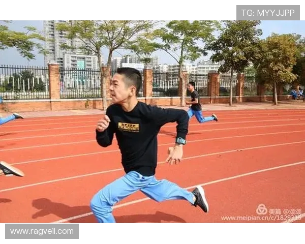 图尔与朗斯激战正酣精彩赛况回顾与分析